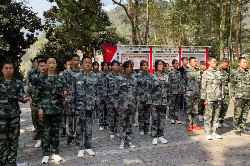 封闭励志成长教育学校